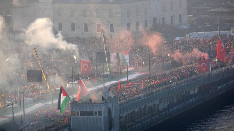 Ratusan Ribu Warga Turkiye Gelar Aksi Solidaritas Bela Palestina